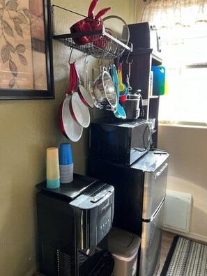 Interior - Welcome to Howie's Guesthouse! (Phoenix)