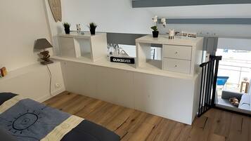 2 bedrooms, WiFi, bed sheets