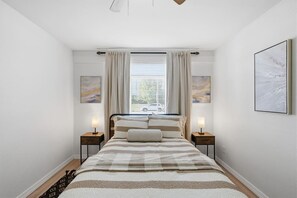 1 bedroom, iron/ironing board, free WiFi, bed sheets - Stay just minutes from Downtown in this cozy, well-designed 1-bedroom apartment. An ideal base for professionals, students, and travelers wanting fast access to Houston’s best dining and attractions. (Houston)