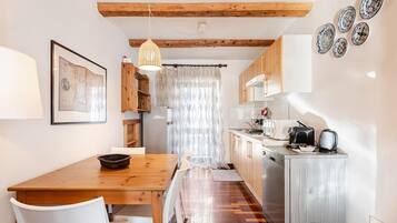 Micro-ondes, four, plaque de cuisson, lave-vaisselle