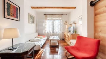 Télévision, cheminée