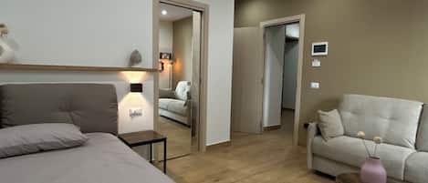 Deluxe-Dreibettzimmer, Stadtblick | Kostenloses WLAN