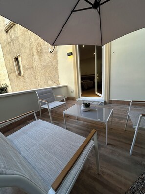 Deluxe Triple Room, City View | Free WiFi - Somnia Luxury Rooms  (Naples)