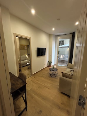 Deluxe Single Room, City View | Free WiFi - Somnia Luxury Rooms  (Naples)