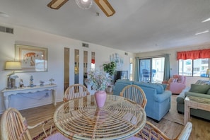 Interior - Seasider 205 - Three Bedrooms, Three Bath Condo in Oceanfront Complex (Garden City Beach)