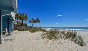 On the beach - Seasider 205 - Three Bedrooms, Three Bath Condo in Oceanfront Complex (Garden City Beach)