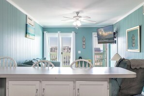 Living area - SeaSpray 312, Oceanview Condo in Atlantic Beach, NC! (Atlantic Beach)