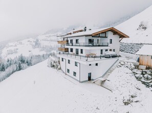Exterior - Apartment 'Persal' with Mountain View, Private Terrace and Wi-Fi (Rohrberg)
