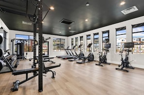 Community Clubhouse Gym - The Landmark | 2 King Beds, Garage & Fireplace (Fort Collins)