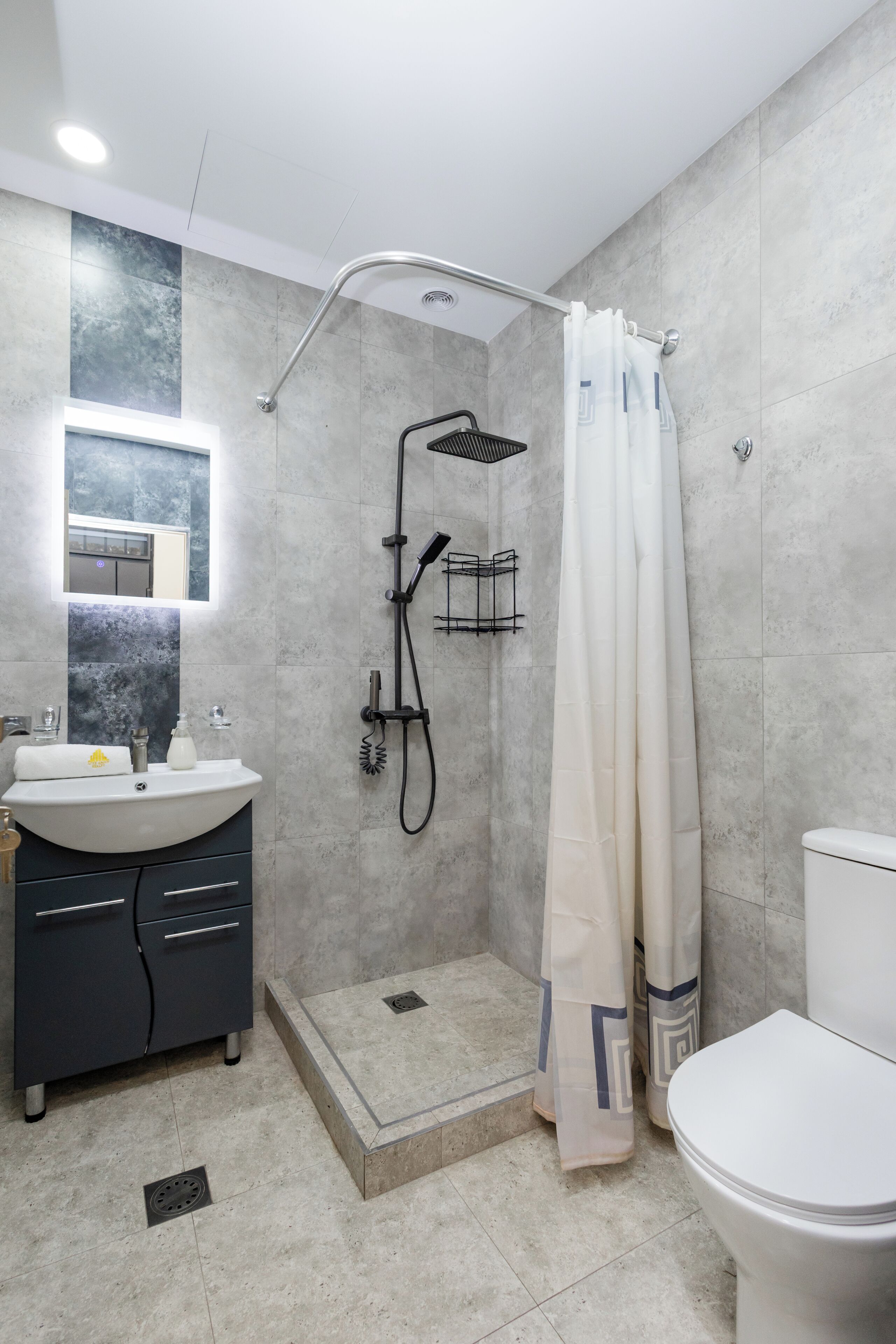 Economy Cottage | Bathroom