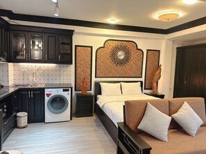 Superior Studio, City View | Desk, laptop workspace, free WiFi - Ala Home Vu Mien Lake View  (Tay Ho)