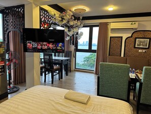 Superior Studio, City View | Desk, laptop workspace, free WiFi - Ala Home Vu Mien Lake View  (Tay Ho)