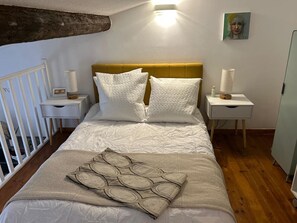 1 bedroom, desk, WiFi - Duplex de la Comédie, Centre-ville (Montpellier)