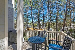 Outdoor dining - 2 Pools 1 heated, Private Beach Access, New Shops & Restaurants! NEW LISTING! (Santa Rosa Beach)