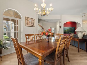 Dining - Soaking up The Sun Retreat 462CP Specials (Davenport)