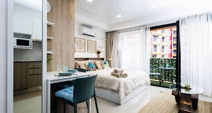 Perfect 1-bedroom apartment with AC in charming ตำบล ไม้ขาว