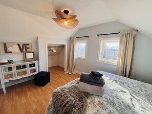 2 Schlafzimmer, Zimmersafe, kostenloses WLAN, Bettwäsche