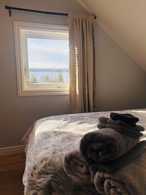 2 dormitorios, caja fuerte, wifi gratis y ropa de cama