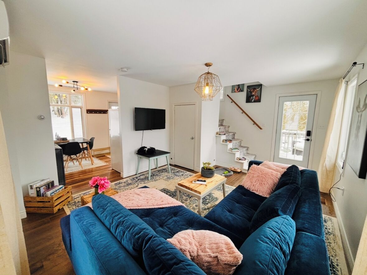 Téléviseur connecté, livres, chaîne audio