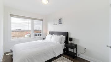 3 bedrooms, internet, bed sheets