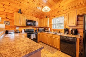 Fridge, microwave, oven, stovetop - *2BD w/ POOL Access Near TOWN! Theater + Hot Tub* (Pigeon Forge)