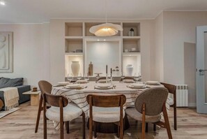 Dining - Mediterranean Comfort in the Heart of Barcelona (Barcelona)