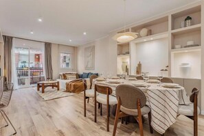 Dining - Mediterranean Comfort in the Heart of Barcelona (Barcelona)