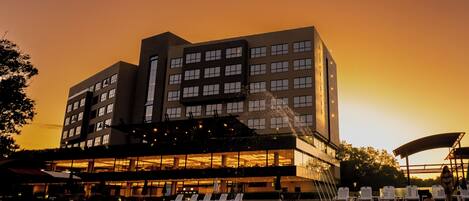 المنشأة من الخارج