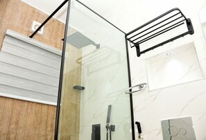Free toiletries, hair dryer, bathrobes, towels - Spacious 3BR Garki Apt~ Near Hospital ~Aso Rock (Abuja)