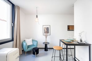 Studio | Living area - Regras Apartments & Garden A5 by Benefit Collection (Porto)