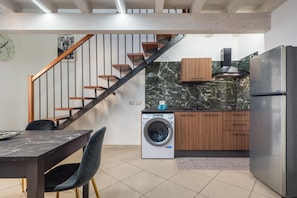 Interior - GuestHost - Charming 50-sqm apartment, perfect for two people, located on the first floor of a historic building.The property is situated in a renowned area right in the historic city center, well connected to all main services.Nearby is Piazza Angelo Ma (Catania)
