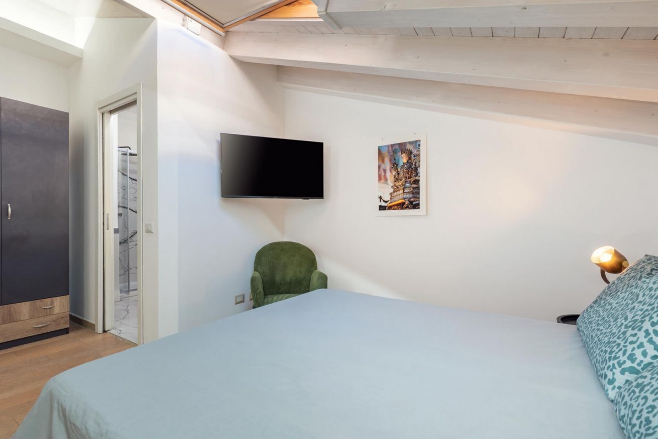 1 bedroom, iron/ironing board