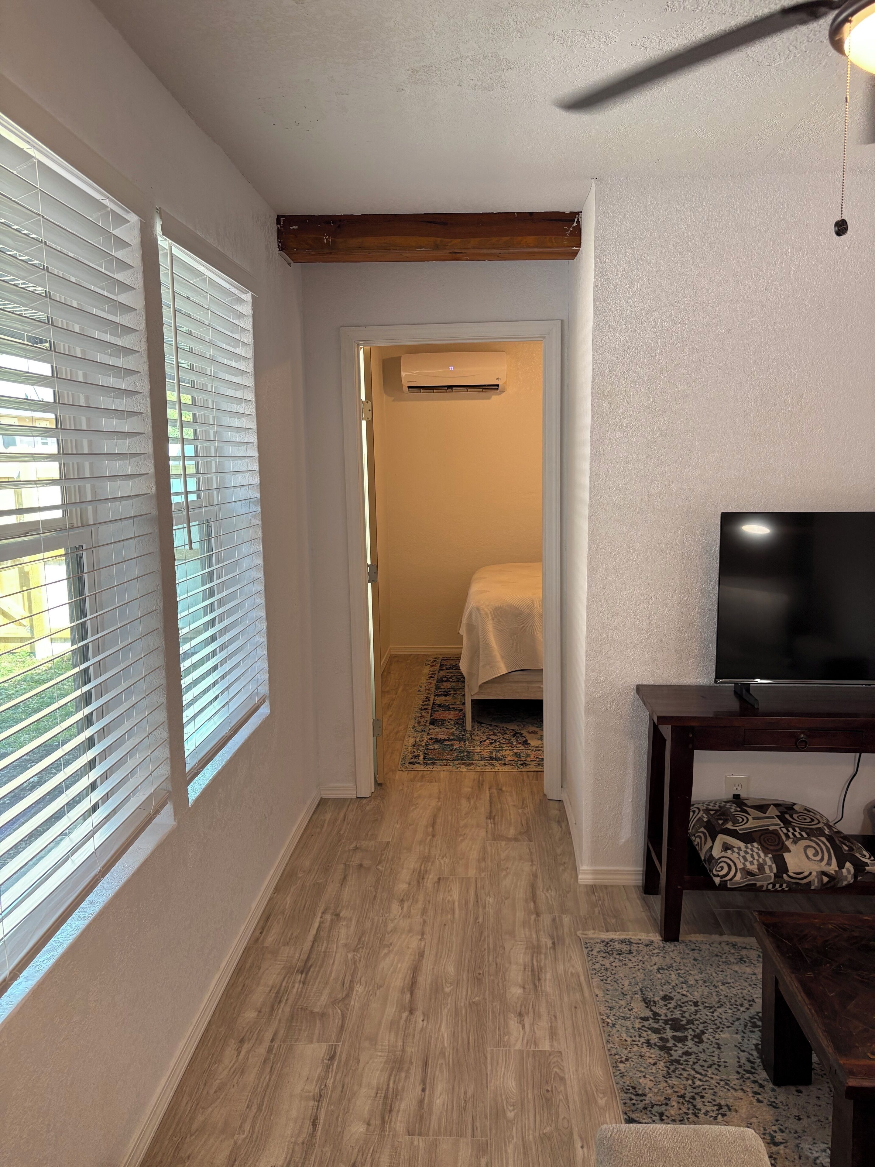 1 chambre, fer et planche à repasser, Wi-Fi gratuit, draps fournis
