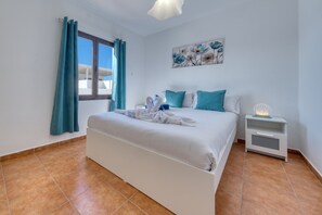 3 camere, una cassaforte in camera, una scrivania, ferro/asse da stiro