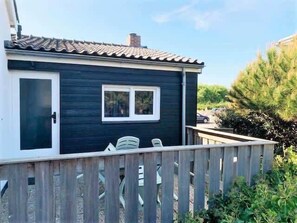 Property grounds - Spacious holiday home for 6 guests in Domburg | Hogehilweg 14A (Domburg)