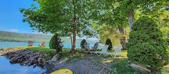 Hatch's Perch - Quaint 2nd floor apt, private balcony, terrific lake views