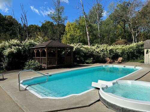 Cottage Retreat w Heated Saltwater Pool – 2 Miles to Cooperstown Dreams Park!