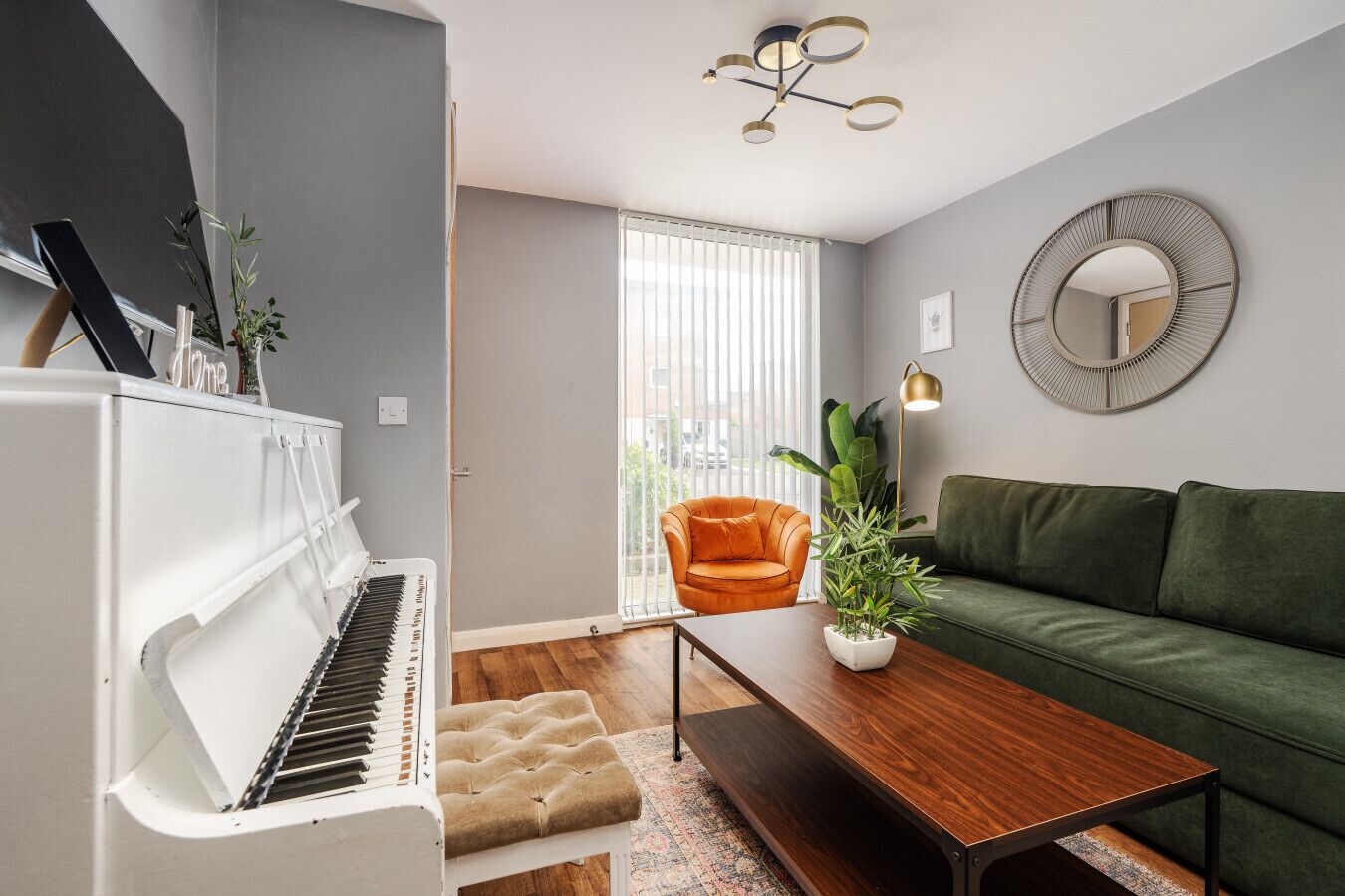 TV, stereoanlegg og kontorer