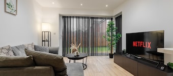 The Ideal Urban 4BR - COOP - Etihad - Parking
