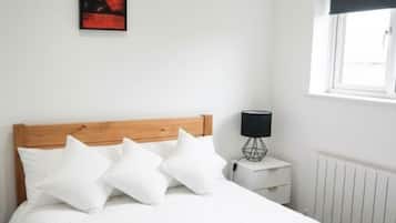 4 bedrooms, desk, iron/ironing board, travel crib