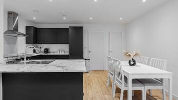Fridge, microwave, oven, dishwasher