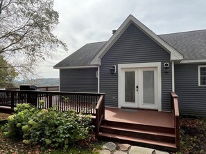 Exterior - Quail Cottage - Recently built, contemporary decor, valley views close to CDP (Fly Creek)
