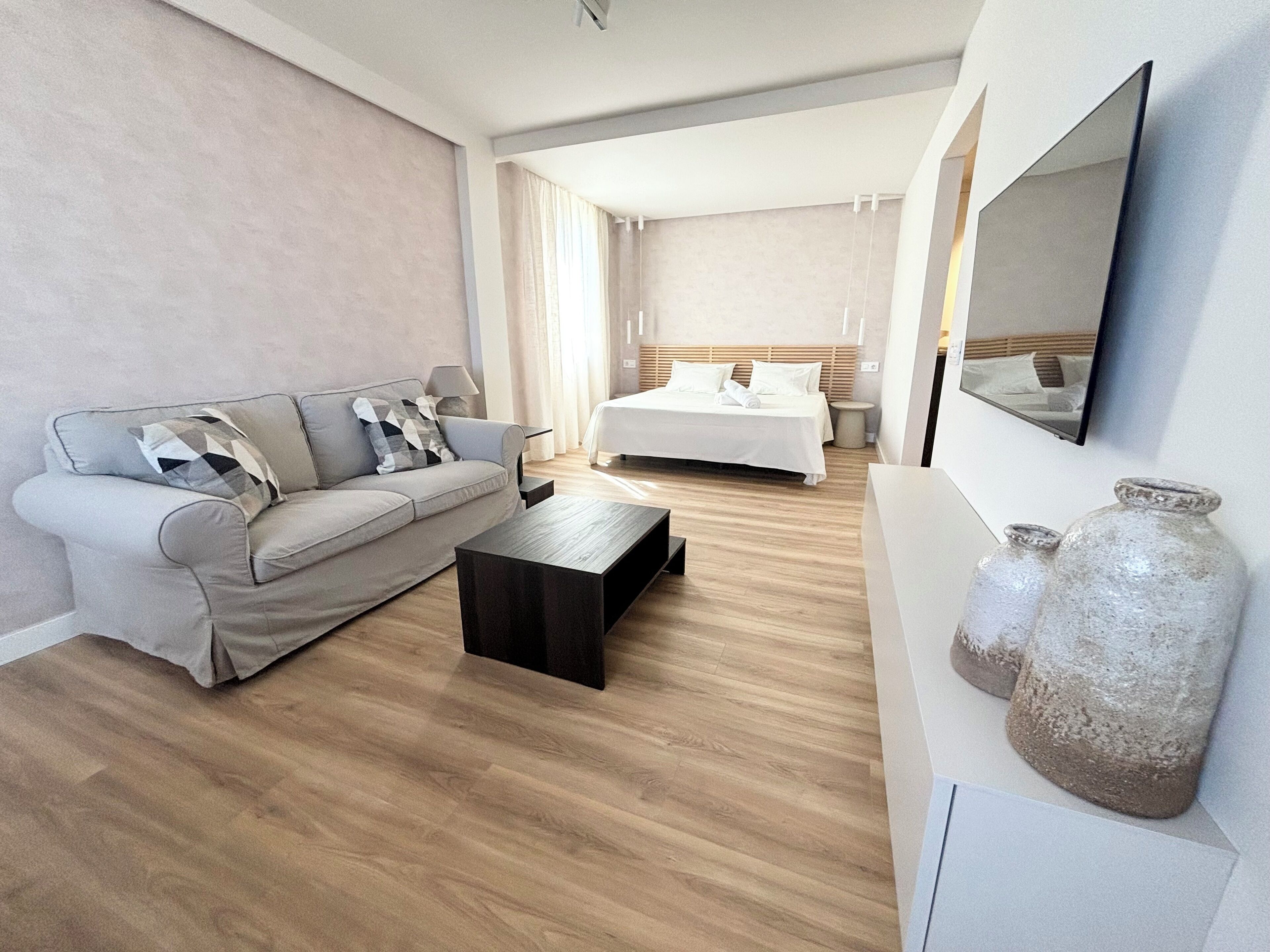 1 chambre, fer et planche à repasser, Wi-Fi gratuit, draps fournis