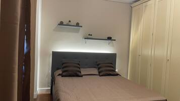 1 sovrum, strykjärn/strykbräda, gratis wi-fi och sängkläder