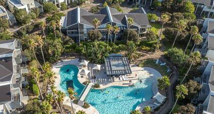 Refurbished Resort Villa with Pools, Tennis + Golf