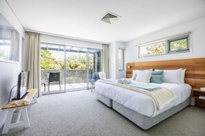 3 bedrooms, travel cot, free WiFi, bed sheets
