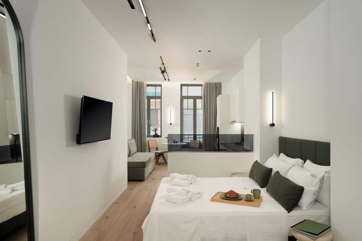 Deluxe Triple Room, Balcony, City View