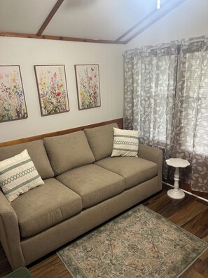Smart TV - Boulder Ridge Cabin 2: The Cottage - Newly Renovated Tiny Cabin Sleeps 4 (Checotah)