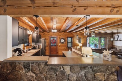 NEW! Cushing Home | Family Cabin Near Wachusett Mtn