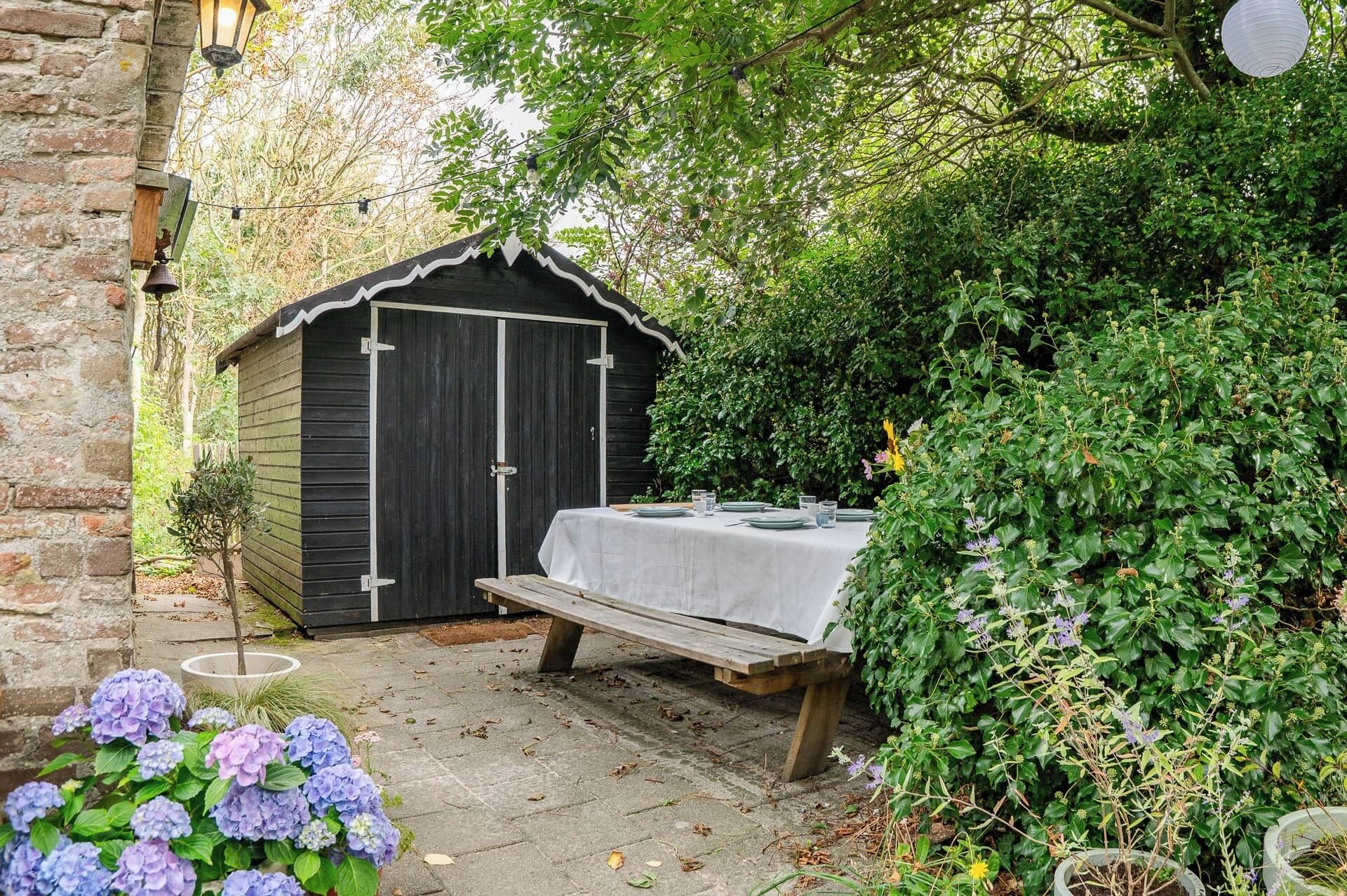 屋外ダイニングエリア